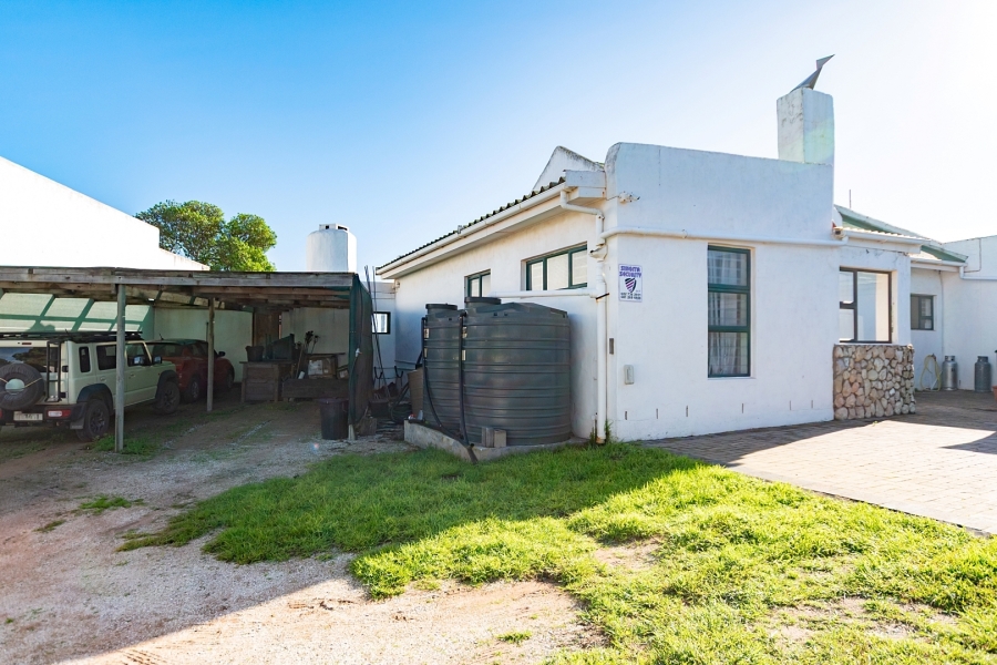 5 Bedroom Property for Sale in Duyker Eiland Western Cape
